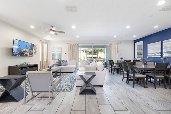 Tv, bordsfotboll och ett bordtennisbord