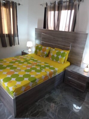 6 bedrooms, iron/ironing board, free WiFi, bed sheets - New Luxurious,modern & beautiful villa w/private pool, 2min from the beach!!!!!! (Sendou)