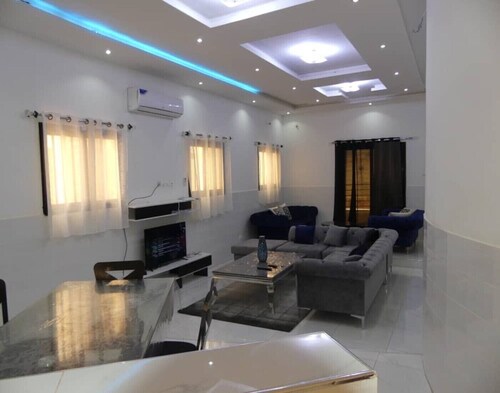 New Luxurious,modern & beautiful villa w/private pool, 2min from the beach!!!!!!