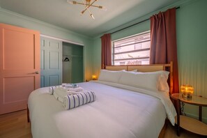 2 bedrooms, desk, iron/ironing board, WiFi