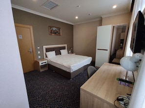 1 bedroom, in-room safe, desk, laptop workspace
