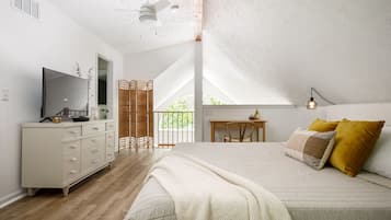 3 chambres, bureau, fer et planche Ă repasser, lit parapluie