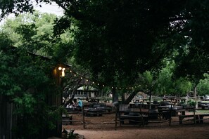 Aire de pique-nique/barbecue
