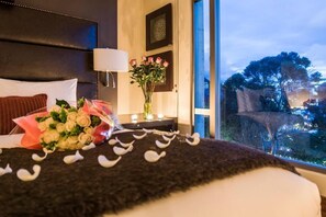 Habitación superior | Ropa de cama hipoalergénica, sistema de insonorización, wifi gratis