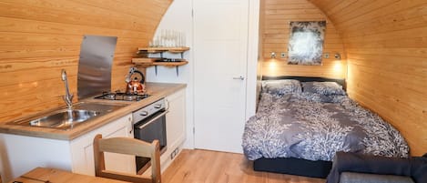 1 bedroom, individually decorated, individually furnished, free WiFi