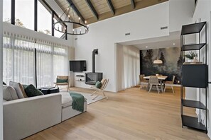 Verbier 8-201 | Living area | 42-inch Smart TV with cable channels, TV, fireplace