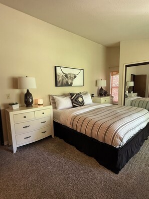 Iron/ironing board, WiFi, bed sheets