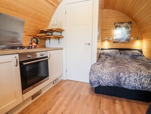 1 bedroom, individually decorated, individually furnished, free WiFi - Goose Pod (Worcester)