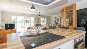 Fridge, dishwasher, electric kettle, toaster