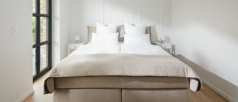 2 habitaciones, tabla de planchar con plancha, wifi y ropa de cama