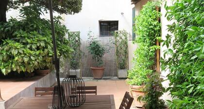 Apartment in the center of Lucca with private courtyard