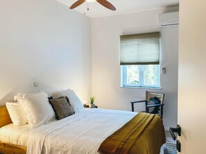 3 bedrooms, desk, soundproofing, iron/ironing board