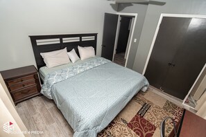 3 bedrooms, in-room safe, desk, iron/ironing board