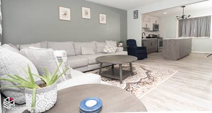 Entire home, strategic location, everything within reach. Off i94 & Southfield.