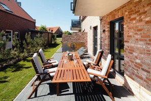 تناول الطعام بالخارج