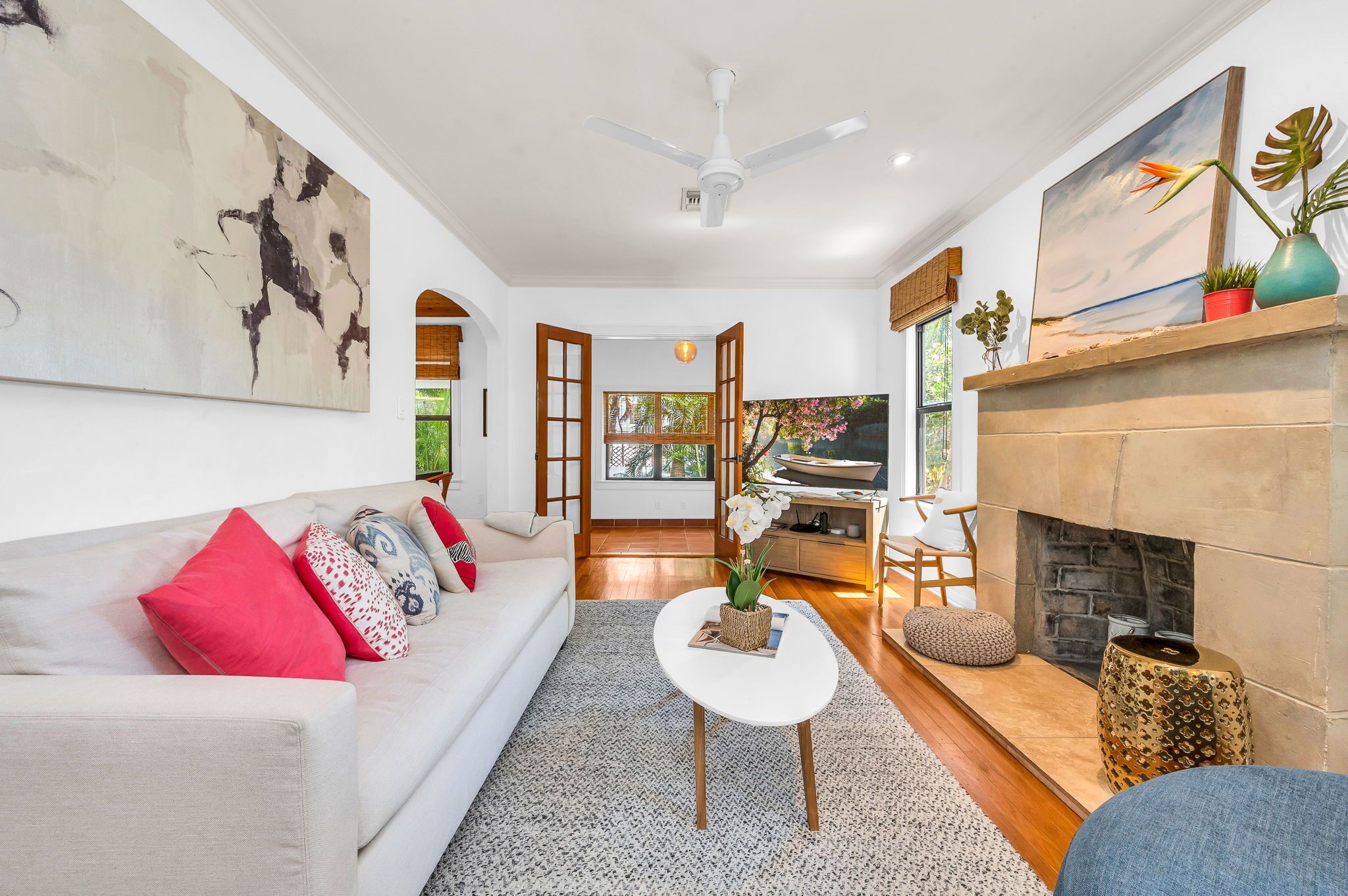 Smart TV, fireplace, books, offices