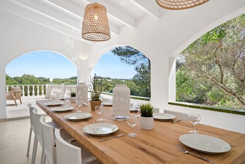 Magnificent Villa Luminosa- private pool and views