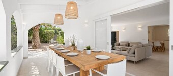 Magnificent Villa Luminosa- private pool and views