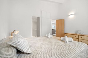 3 bedrooms, iron/ironing board, free WiFi, bed sheets - Magnificent Villa Luminosa- private pool and views (Port d`Addaia)