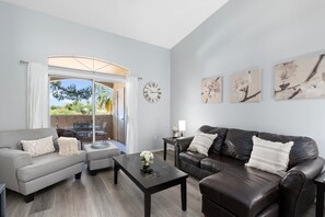 Smart TV - Resort Style Condo in Scottsdale (Scottsdale)