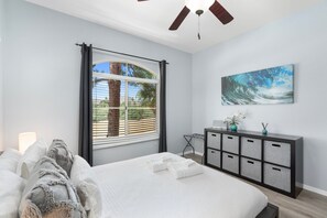 2 bedrooms, iron/ironing board, free WiFi, bed sheets - Resort Style Condo in Scottsdale (Scottsdale)