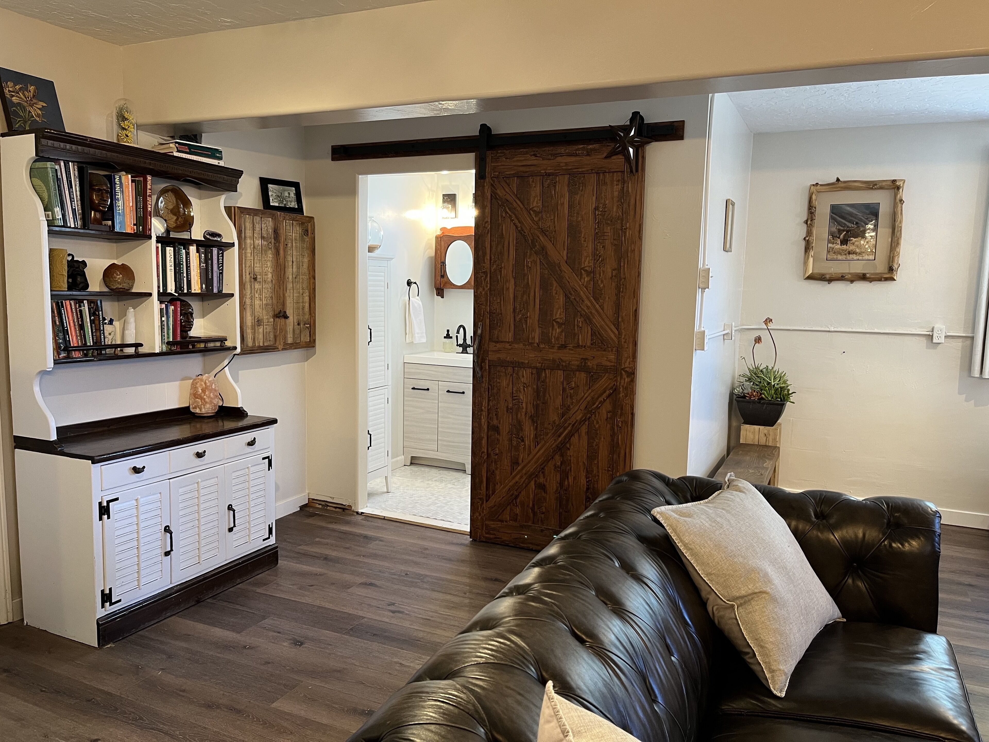 Smart-TV, Netflix, Hulu og bordtennis