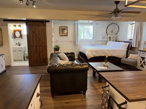 Iron/ironing board, travel crib, free WiFi, bed sheets - #3 Studio Home in the Heart of Utah (Torrey)