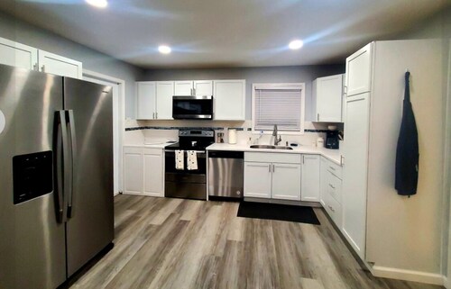 Brand New Garage Apt Separate from Main House