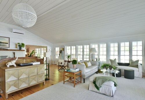 Lake Life Retreat 3BR Home w/ 2 Kitchens & Docks