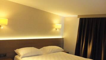 Comfort Apartment, Smoking, Pool View | 1 bedroom, in-room safe, blackout drapes, soundproofing