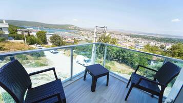 Deluxe Room, Non Smoking, Marina View | Balcony