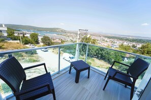 Deluxe Room, Non Smoking, Marina View | Balcony