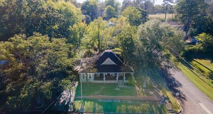 The Ouachita Depot- Large house/Perfect location