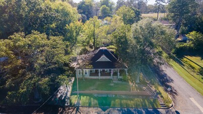 The Ouachita Depot- Large house/Perfect location