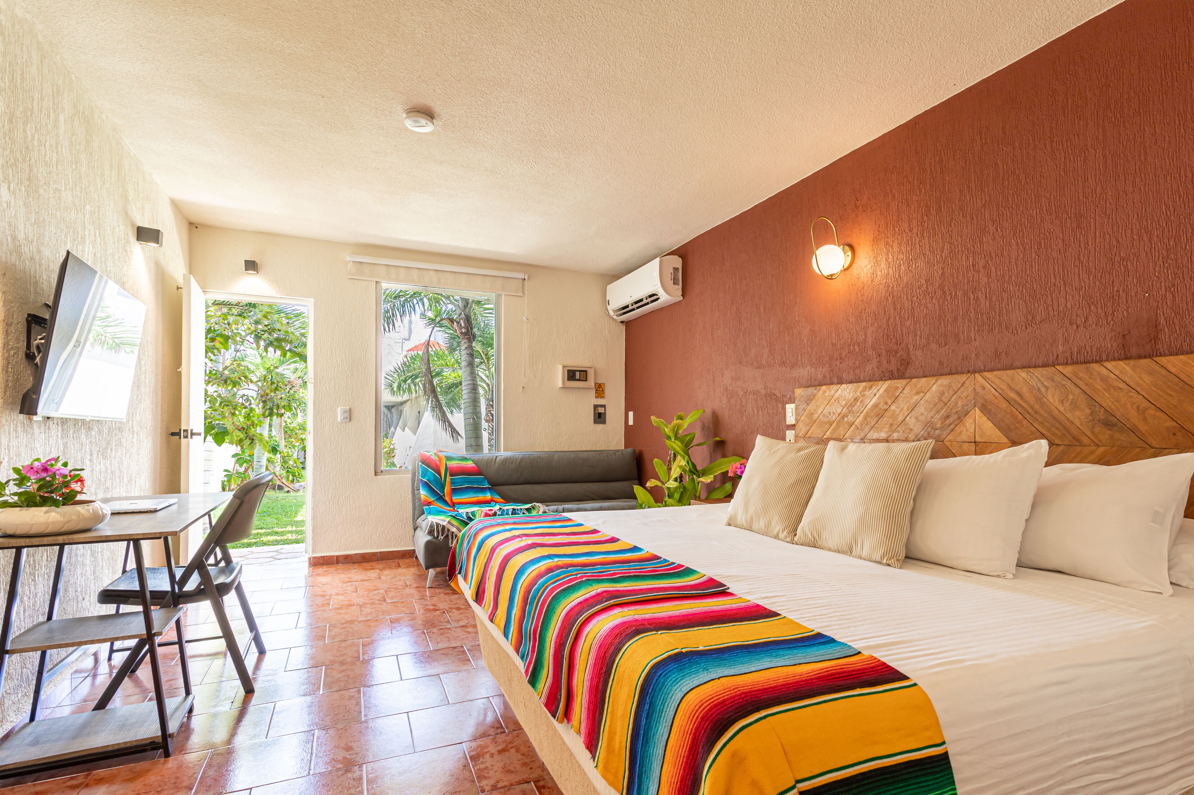 habitacion standard | premium bedding, select comfort beds, blackout curtains, free wifi