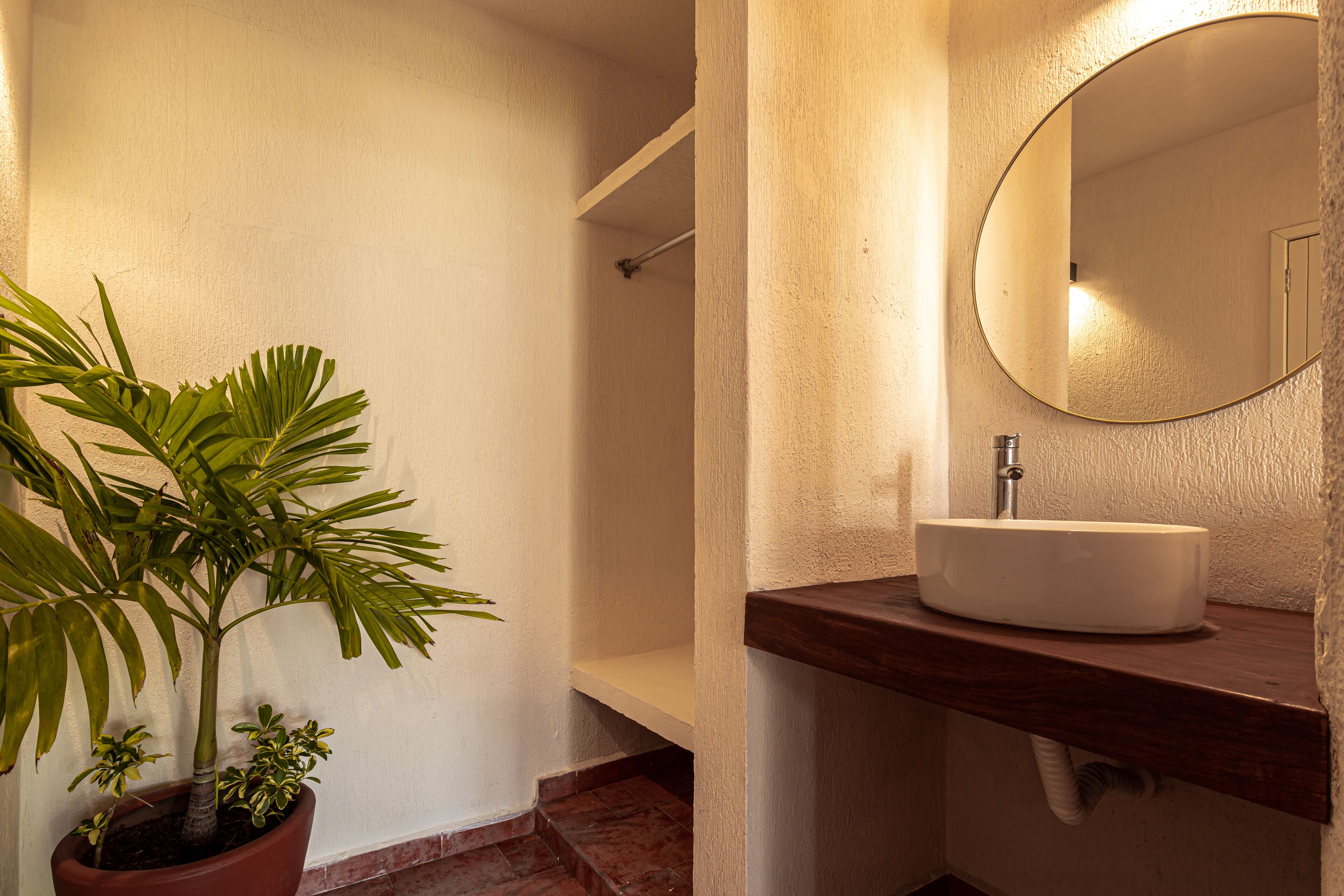 habitacion standard | bathroom | shower, free toiletries, towels, soap