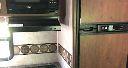 Fully serviced camper in St. Malo