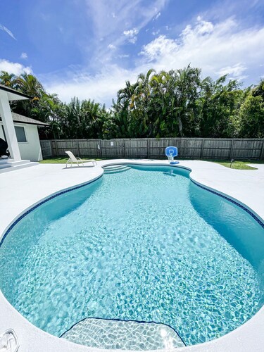 Paradise home near Esplanade & Tigertail!