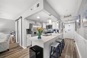 Frigorifero, microonde, forno, lavastoviglie