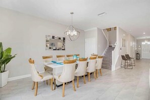 Dining - Luxury 9BR Villa Near Disney | Themed Rooms (Davenport)