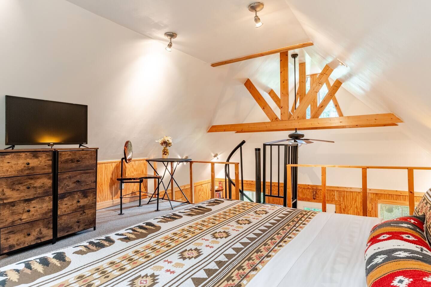 1 bedroom, desk, free WiFi, bed sheets