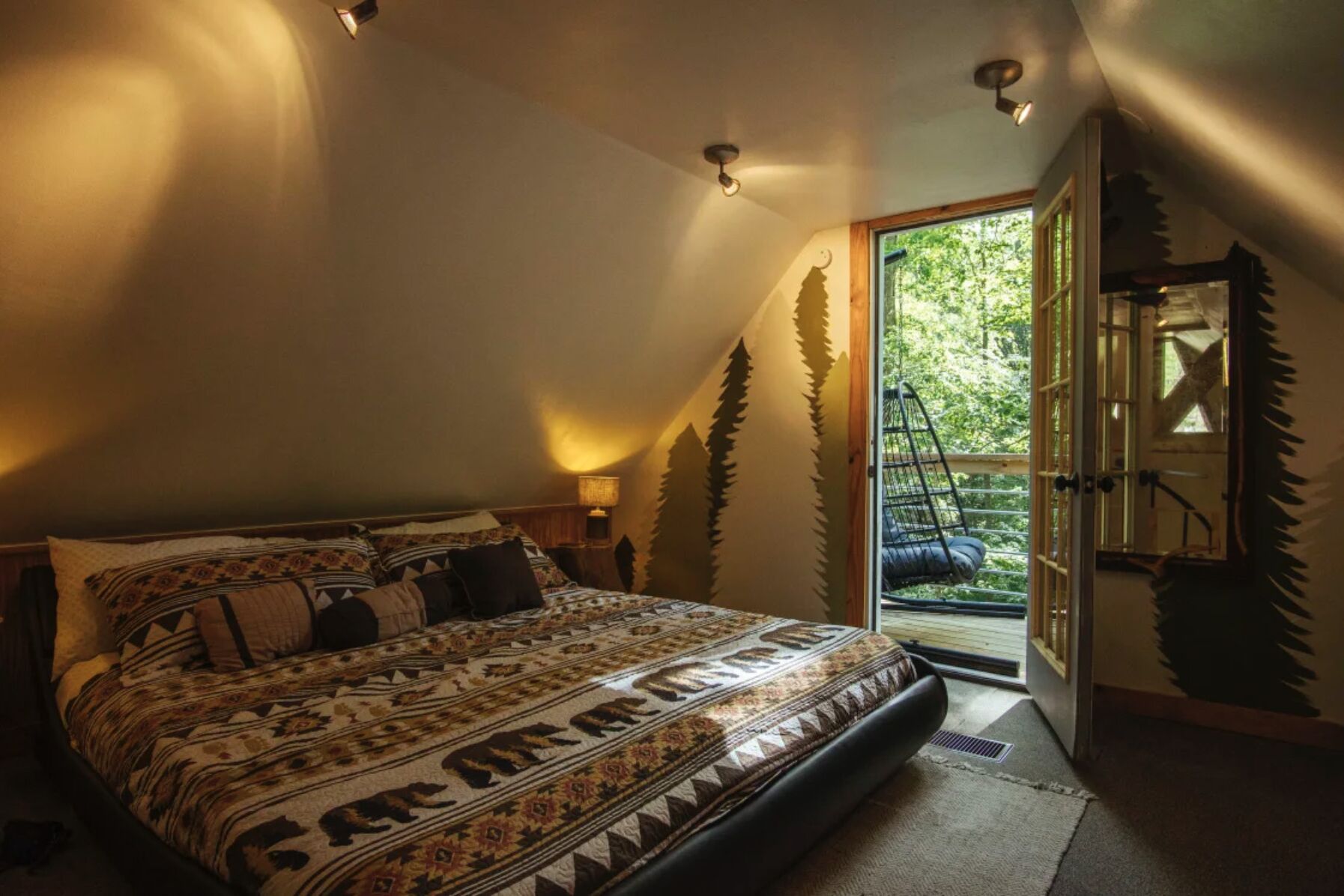 1 bedroom, desk, free WiFi, bed sheets