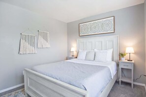 3 chambres, fer et planche à repasser, lit parapluie, Wi-Fi gratuit