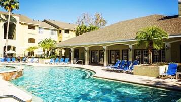 Piscina externa, piscina aquecida