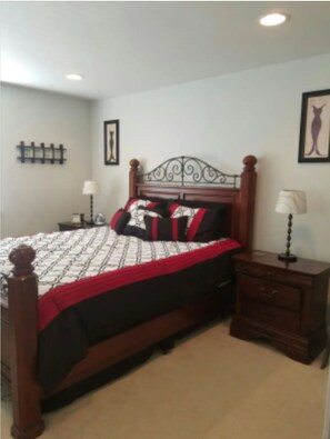 1 bedroom, desk, iron/ironing board, free WiFi - SPACE NEEDLE VIEWS & CLOSE TO LAKE UNION (Seattle)