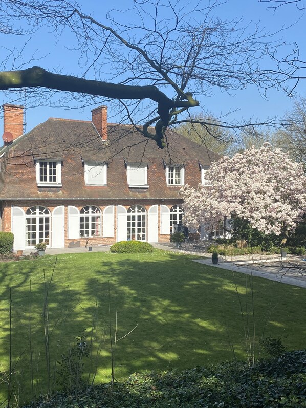 Exterior - Renovated apartment in a quiet Anglo-Norman house (Mouvaux)