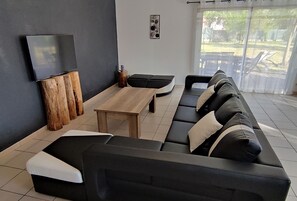 Télévision, table de tennis de table