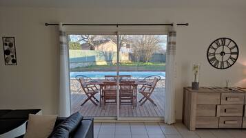 Televisie en een tafeltennistafel