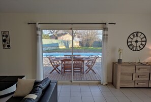 Télévision, table de tennis de table