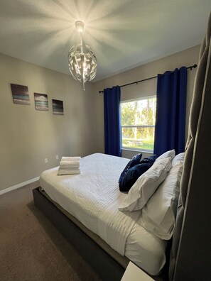 4 bedrooms, desk, iron/ironing board, travel crib